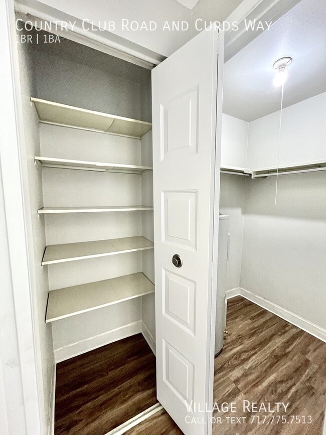 Building Photo - 671 Country Club Rd