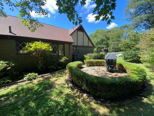 Building Photo - Heather Hills Retreat