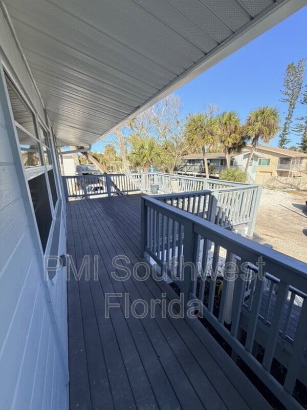 Building Photo - 5039 N Beach Rd