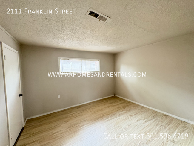 Building Photo - 2111 Franklin St