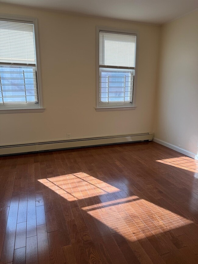 Building Photo - 88 Vroom St