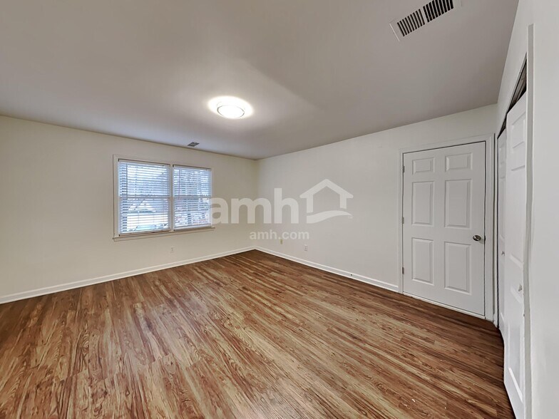 Building Photo - 3987 Fox Glen Dr