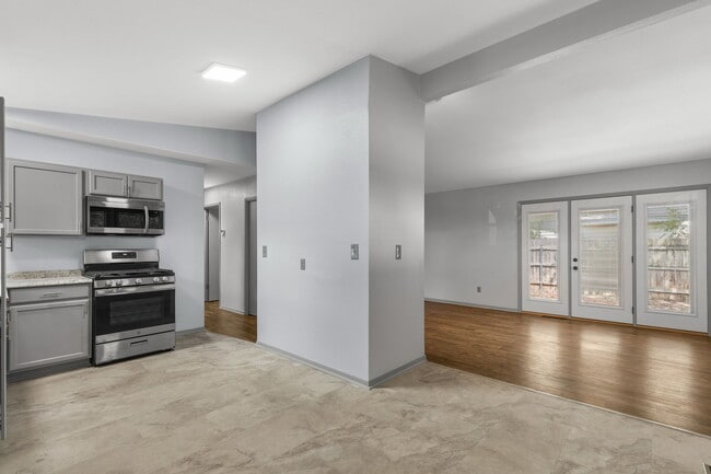 Building Photo - 4031 Gossett Dr