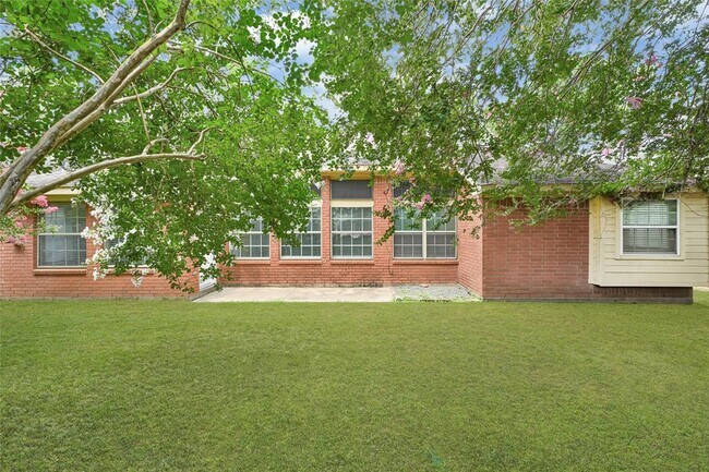 Building Photo - 7914 Rothesay Chase Rd