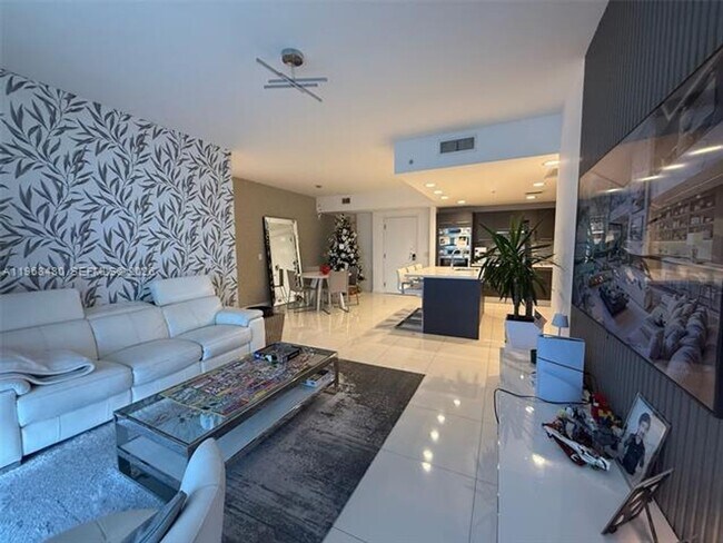 Building Photo - 7661 NW 107th Ave