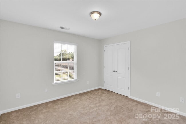 Building Photo - 3024 Kirkwall Ln
