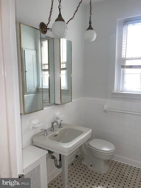 Building Photo - 2737 Devonshire Pl NW