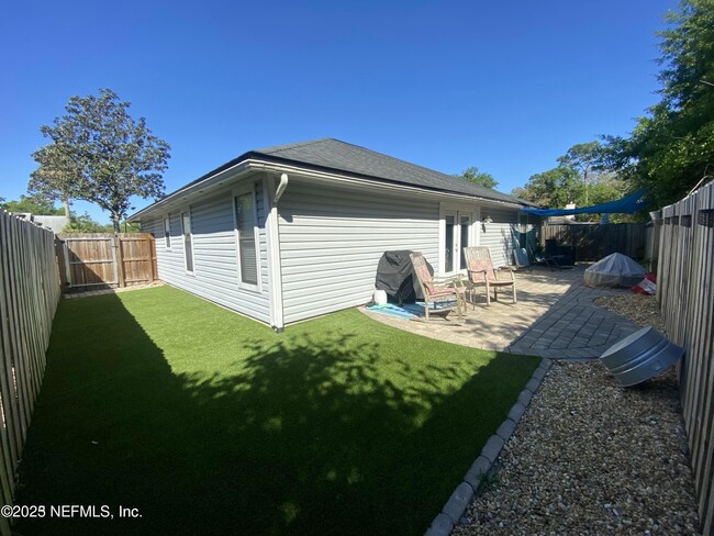 Building Photo - 3001 Farrington St