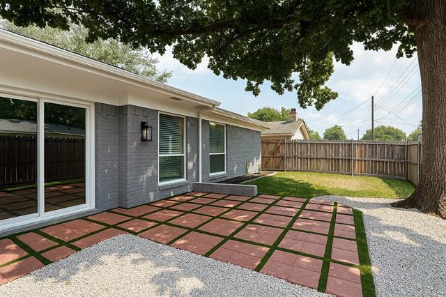 Building Photo - 2123 Luau St