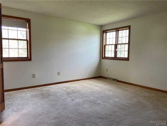 Building Photo - 20 Southwick Dr