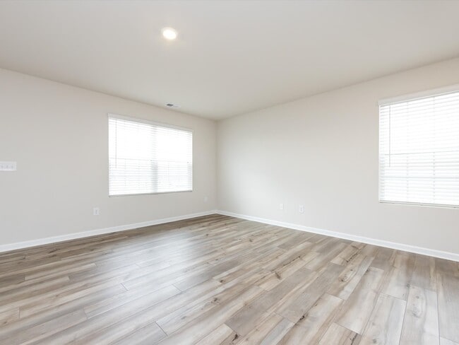 Building Photo - 1048 Old Trade St