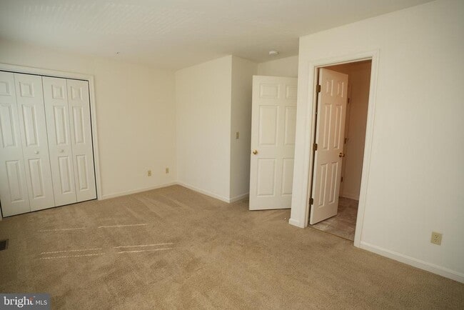 Building Photo - 45828 Wolftrap Way