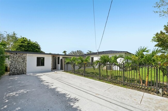 Building Photo - 5152 SW 6th St