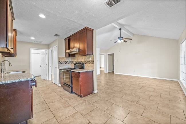 Building Photo - 11111 Longcommon Dr