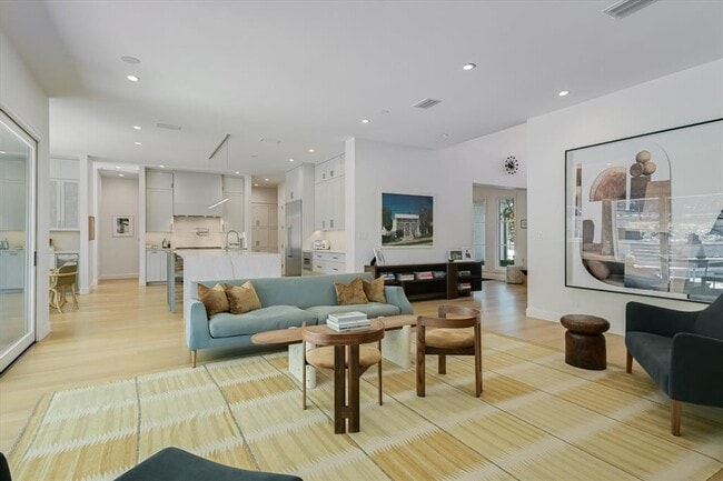 Building Photo - 5101 Cuesta Verde