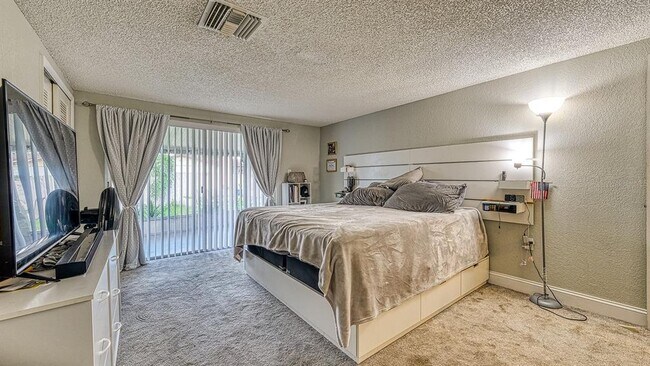 Building Photo - 9206 Gray Fox Ln
