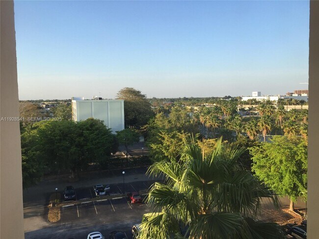 Building Photo - 9001 SW 77th Ave