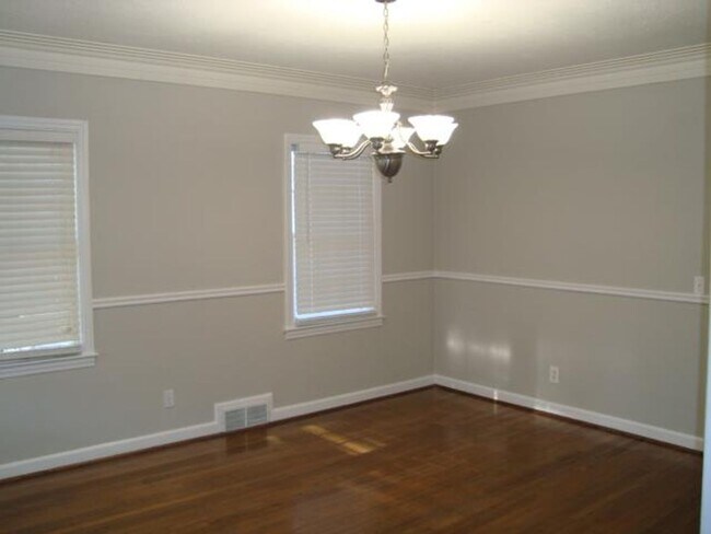 Building Photo - Rent Ready 3 bedroom and 2 bathroom!