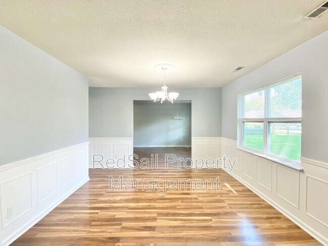 Building Photo - 1028 Anderson Way