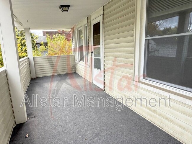 Building Photo - 3018 E 125th St