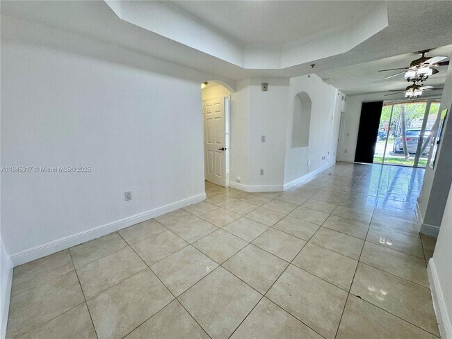 Building Photo - 6540 NW 114th Ave