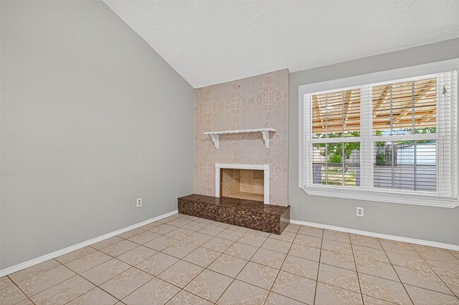 Building Photo - 7414 Breccia Dr