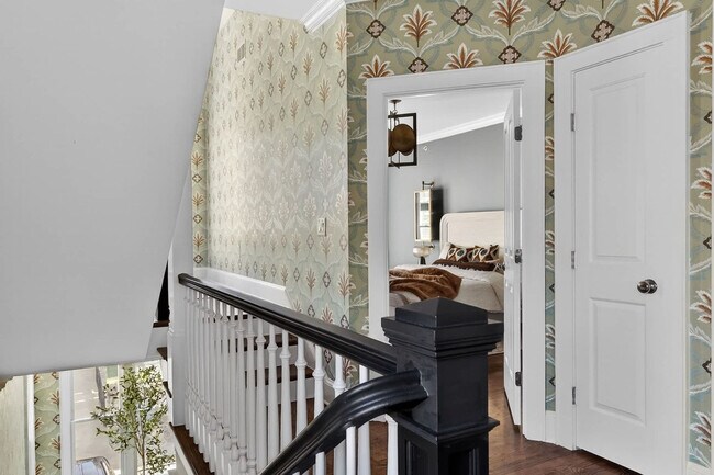 Building Photo - 611 N Pine St