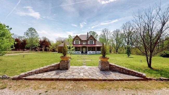 Building Photo - 8745 Old Charlotte Pike