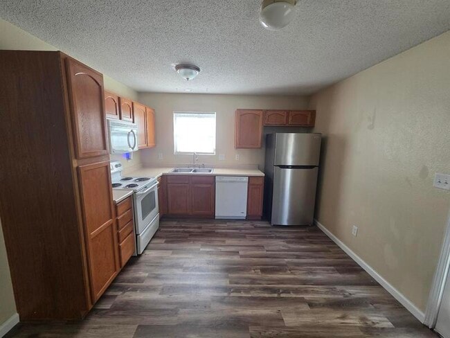Building Photo - 5604 Rambling Dr