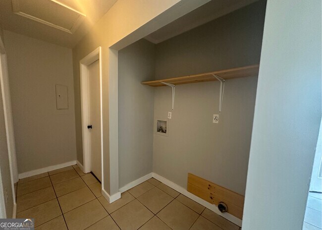 Building Photo - 520 Chateau Cir