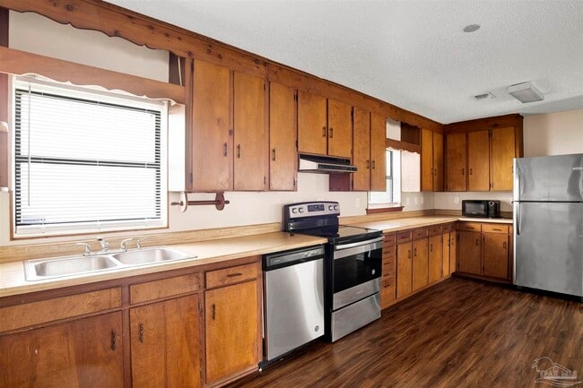 Building Photo - 2802 W Gonzalez St