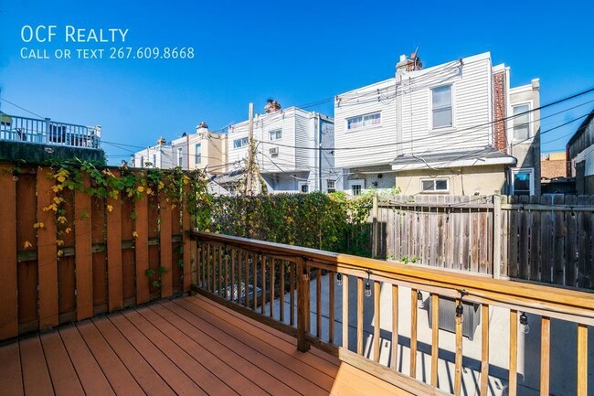 Building Photo - Gorgeous Port Richmond Home