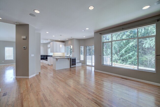 Building Photo - 4Bd/2.5Ba Sammamish Home