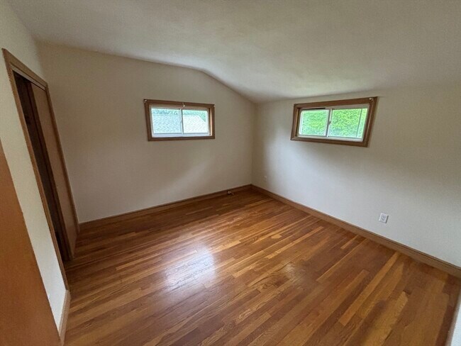 Building Photo - 588 Walpole St