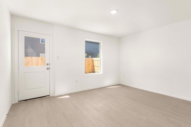 Building Photo - 2914 Carnelian Trl