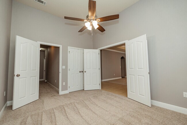 Building Photo - 406 Pendo Pl