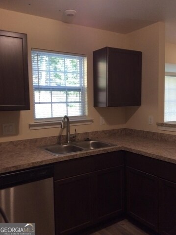 Building Photo - 5987 Sherwood Trace