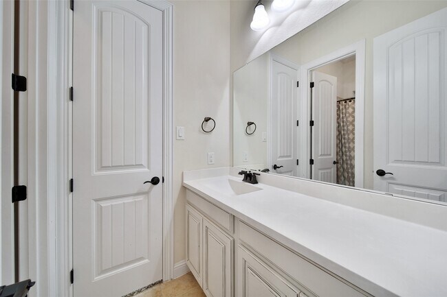 Building Photo - 22714 Alderdale Ln