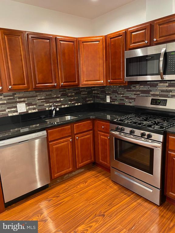 Building Photo - 918 S 12th St