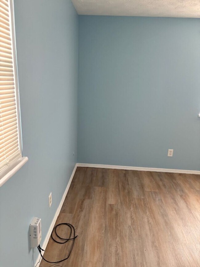 Building Photo - 3 Bedroom, 1 1/2 Bath Home in Huber Heights