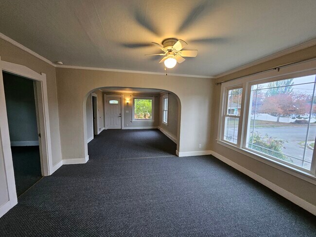 Building Photo - 1301 N Rainier Ave