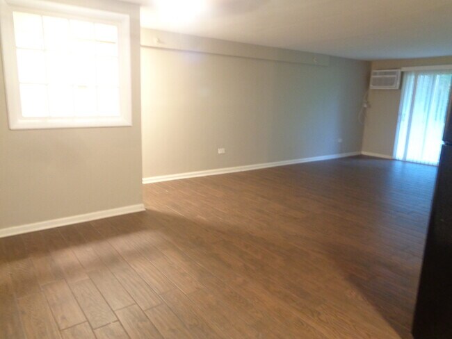 Building Photo - 10205 86th Terrace