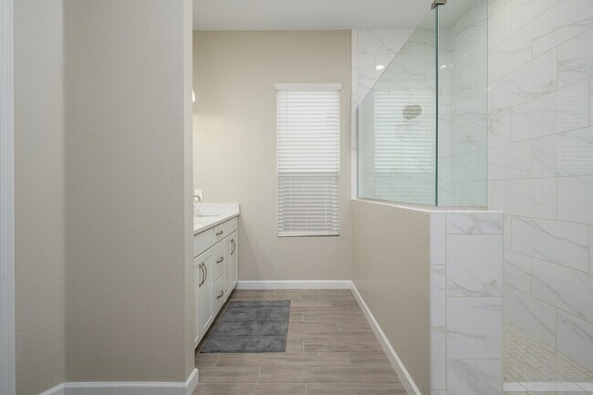 Building Photo - 5972 E Sinclair St