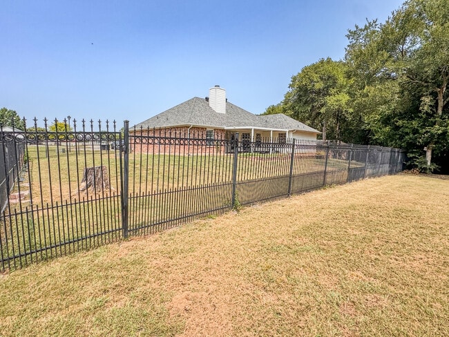 Building Photo - 5662 Pamela Ct