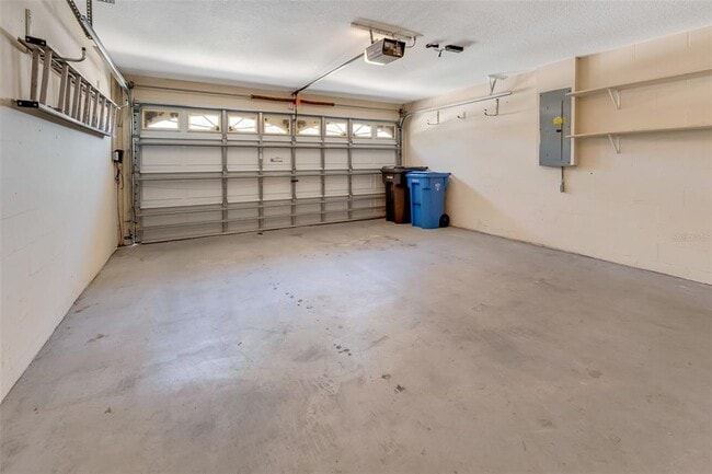 Building Photo - 1442 Lake Shore Ranch Dr