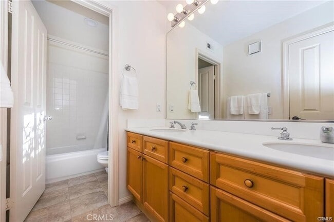 Building Photo - 10775 Mueller Ct