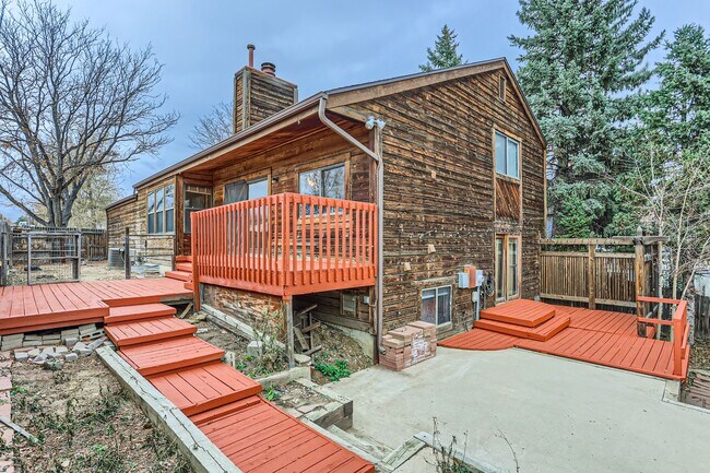 Building Photo - 5 bedroom Home in Cherry Creek School District! Great location- low maintenance yard! $500 off 1s...