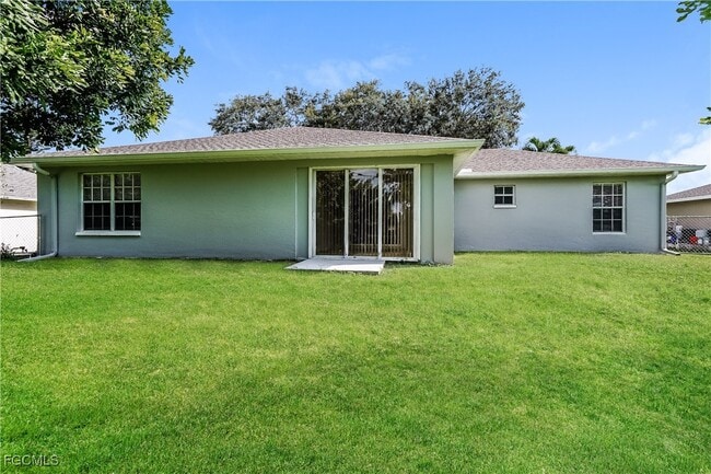 Building Photo - 525 SW 23rd Terrace