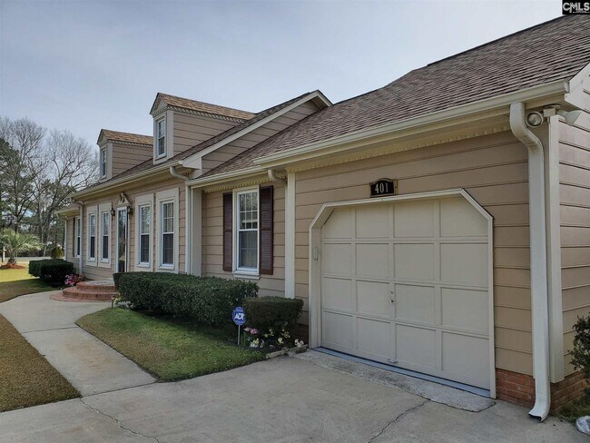 Building Photo - 401 Longwood Rd