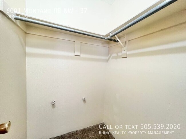 Building Photo - 6001 Montaño Rd NW